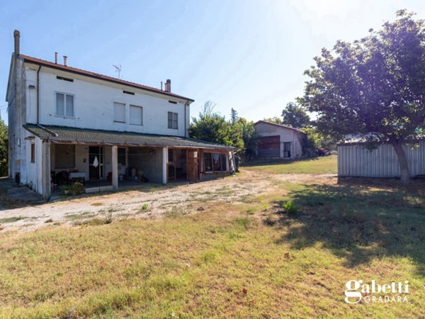 casa indipendente in vendita a Tavullia in zona Pirano
