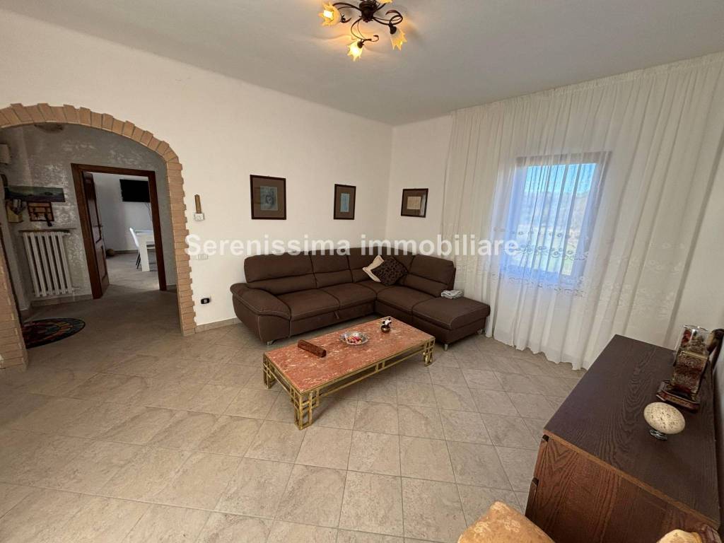 casa indipendente in vendita a Tavullia in zona Belvedere Fogliense