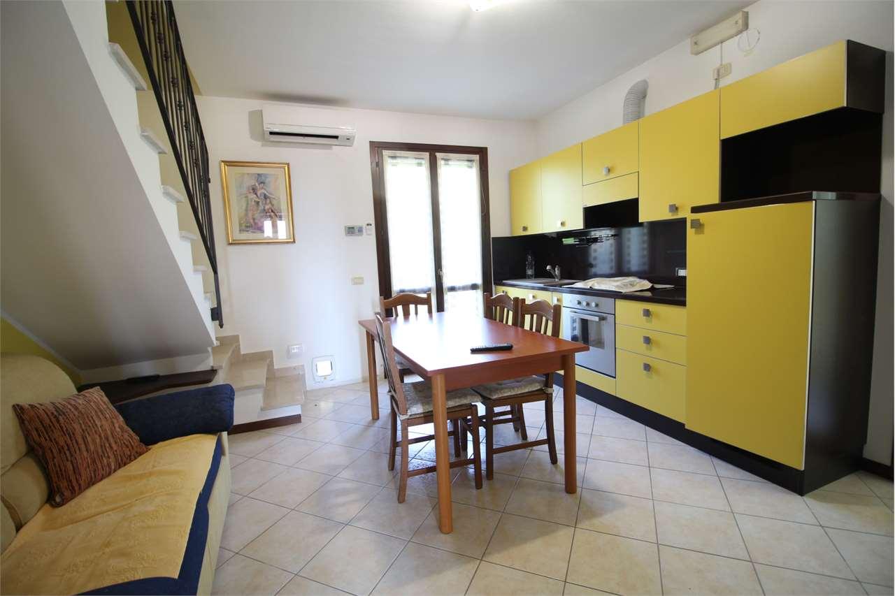 appartamento in vendita a Tavullia in zona Case Bernardi