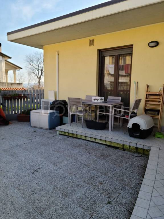 appartamento in vendita a Tavullia in zona Case Bernardi