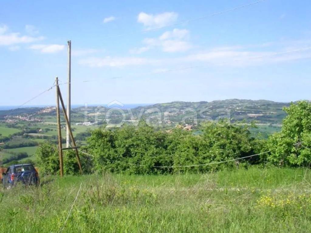 terreno edificabile in vendita a Tavullia in zona Monteluro
