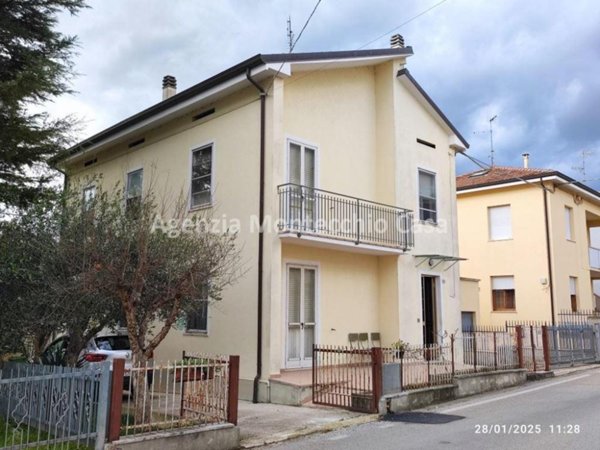 casa indipendente in vendita a Tavullia in zona Padiglione