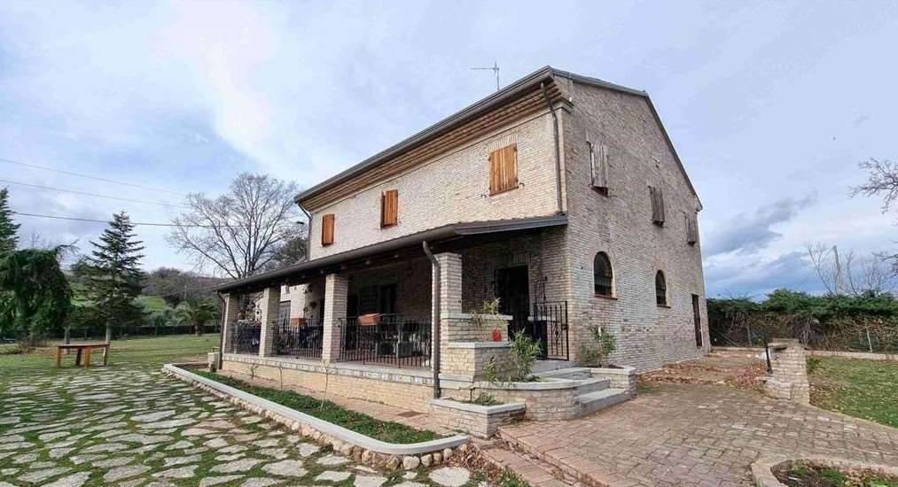 casa indipendente in vendita a Tavullia