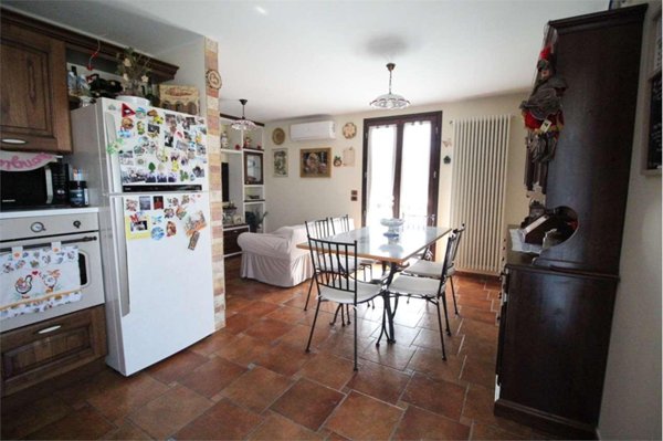 appartamento in vendita a Tavullia in zona Padiglione