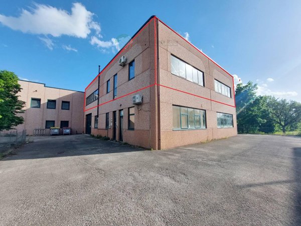 capannone in vendita a Tavullia in zona Pirano