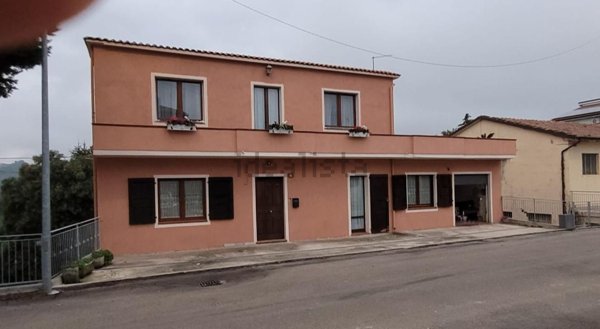 casa indipendente in vendita a Tavullia in zona Belvedere Fogliense