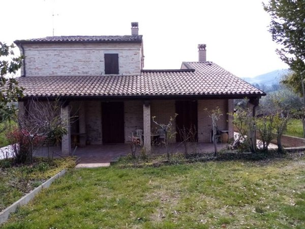 casa indipendente in vendita a Tavullia in zona Case Bernardi