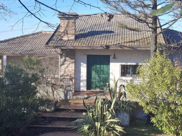 casa indipendente in vendita a Tavullia in zona Pirano