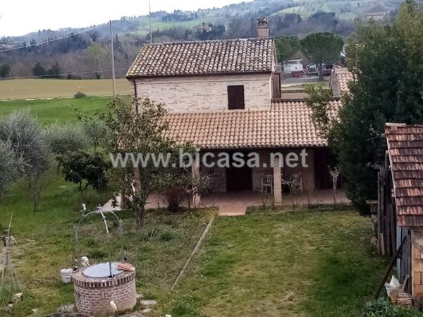 casa indipendente in vendita a Tavullia in zona Case Bernardi