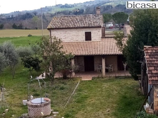 casa indipendente in vendita a Tavullia in zona Case Bernardi