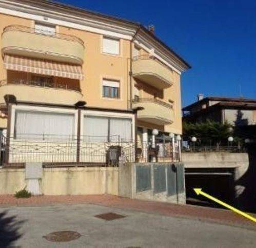 negozio in vendita a Tavullia