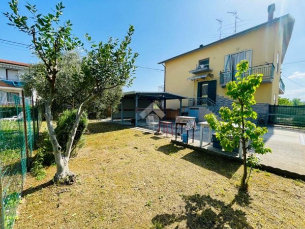 casa indipendente in vendita a Tavullia in zona Case Bernardi