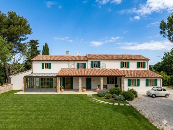 casale in vendita a Tavullia