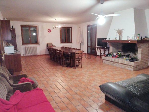 casa indipendente in vendita a Tavullia in zona Pirano