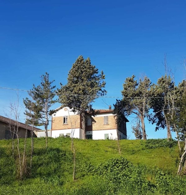 casa indipendente in vendita a Tavullia in zona Monteluro