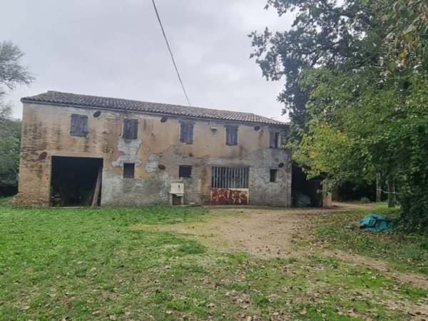 casa indipendente in vendita a Tavullia in zona Pirano