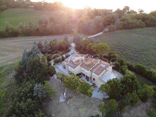 casa indipendente in vendita a Tavullia in zona Monteluro