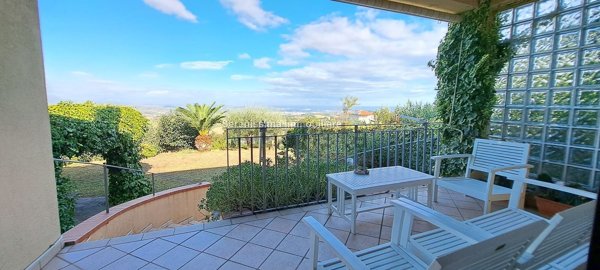 casa indipendente in vendita a Tavullia in zona Monteluro