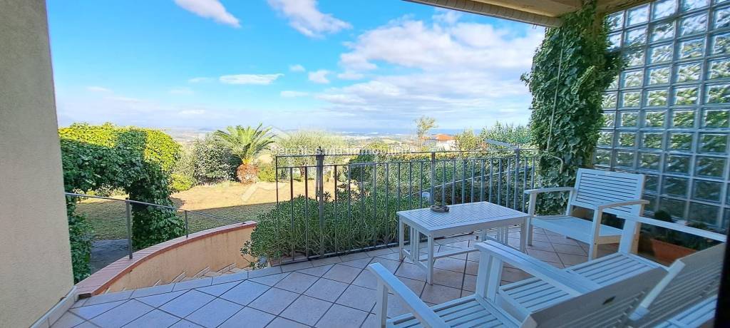 casa indipendente in vendita a Tavullia in zona Monteluro