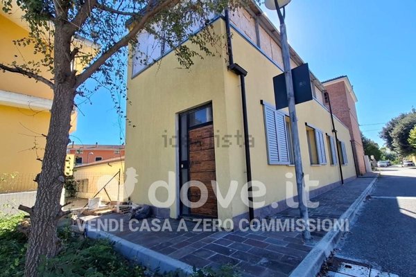 casa indipendente in vendita a Tavullia in zona Case Bernardi