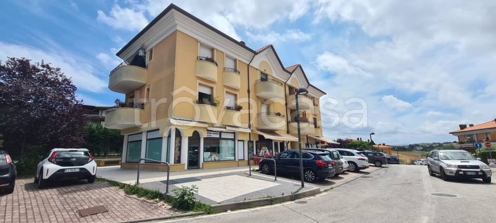 locale commerciale in vendita a Tavullia