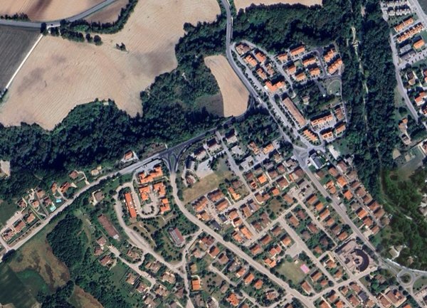 locale di sgombero in vendita ad Urbania
