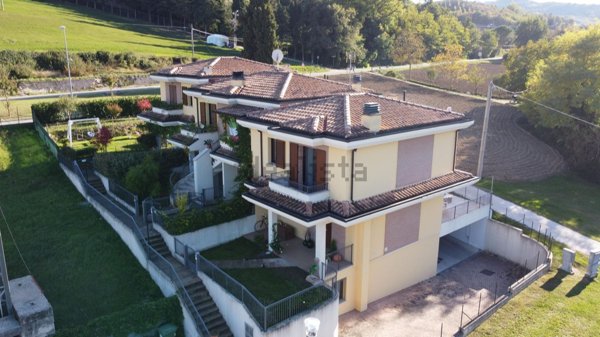 casa indipendente in vendita ad Urbania