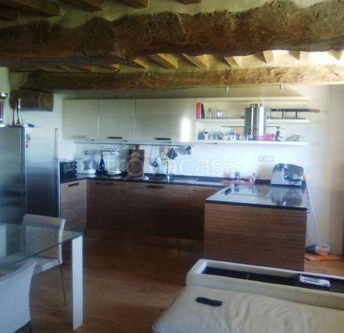 appartamento in vendita ad Urbania in zona Orsaiola