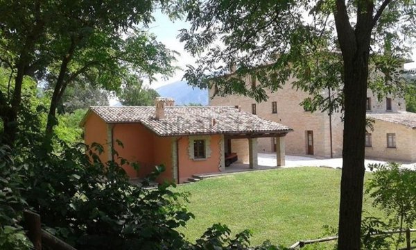 casale in vendita ad Urbania