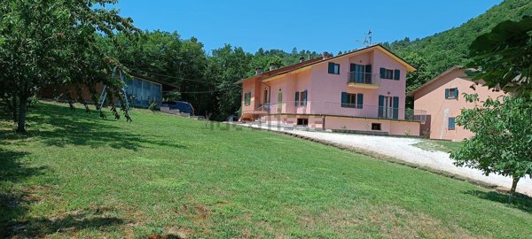 casa indipendente in vendita ad Urbania
