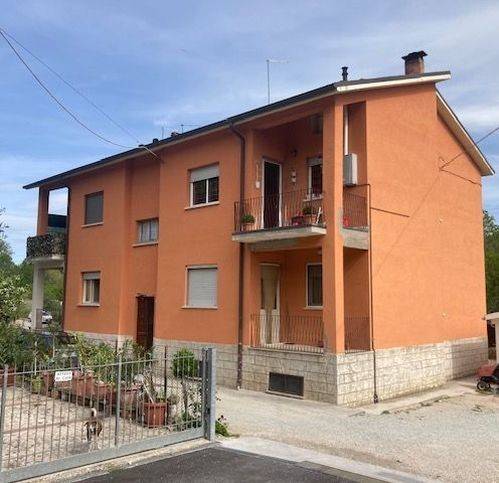 appartamento in vendita ad Urbania in zona Muraglione