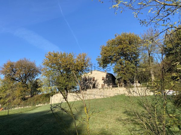 casale in vendita ad Urbania