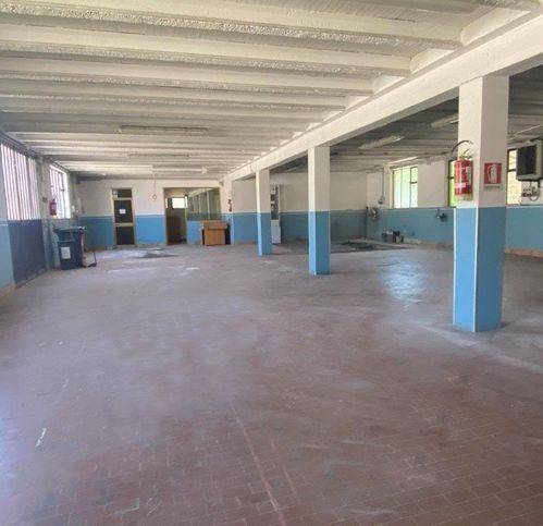 locale commerciale in vendita ad Urbania