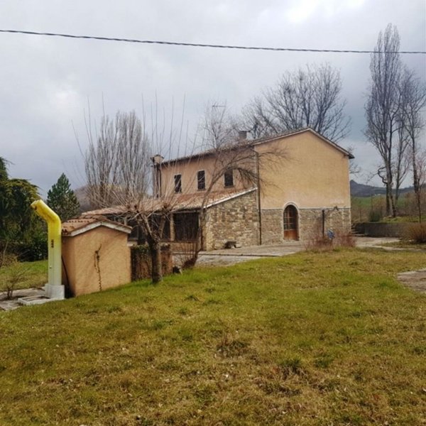 casale in vendita ad Urbania