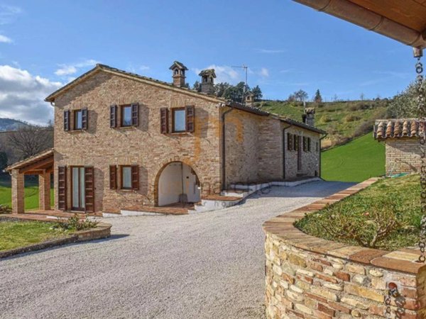 casa indipendente in vendita ad Urbania