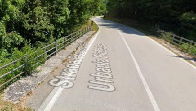 ufficio in vendita ad Urbania in zona Muraglione