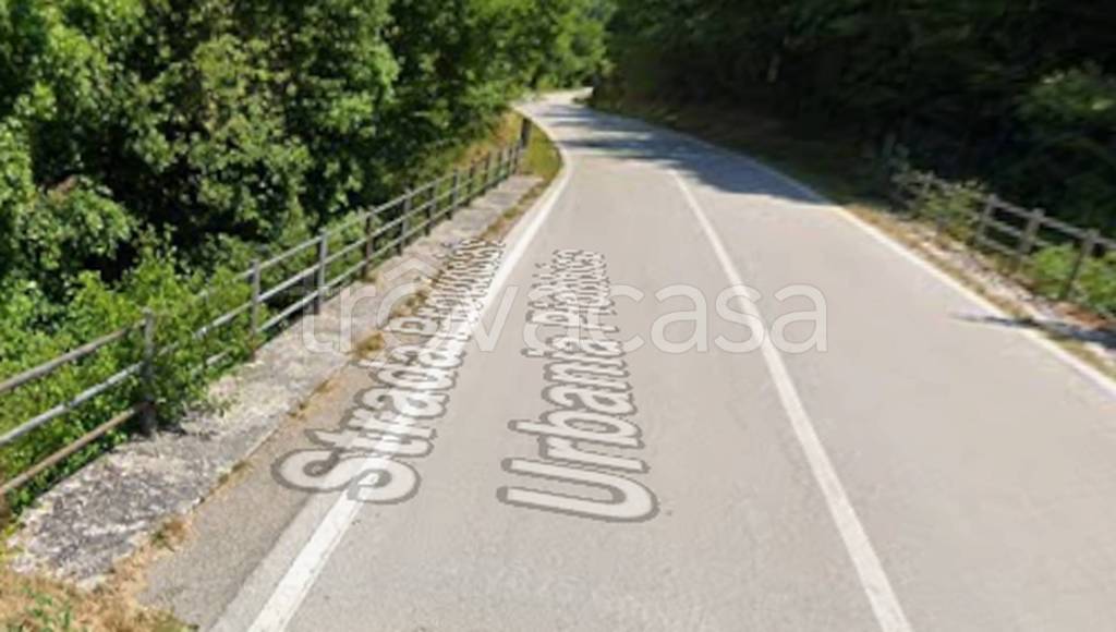 ufficio in vendita ad Urbania in zona Muraglione