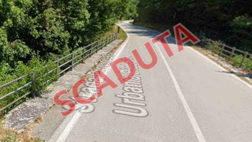 ufficio in vendita ad Urbania in zona Muraglione