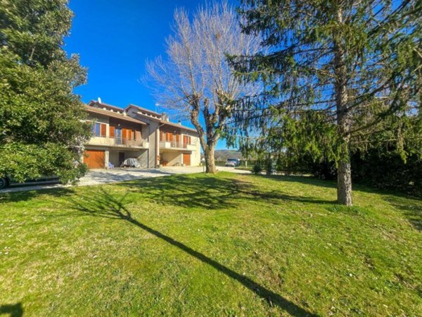 casa indipendente in vendita ad Urbania