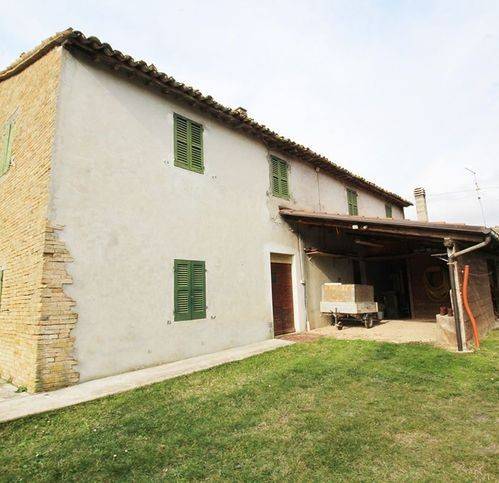 casa indipendente in vendita ad Urbania in zona Orsaiola