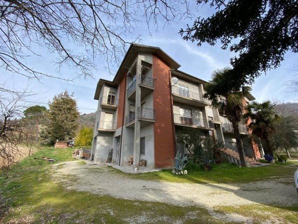 appartamento in vendita ad Urbino in zona Canavaccio