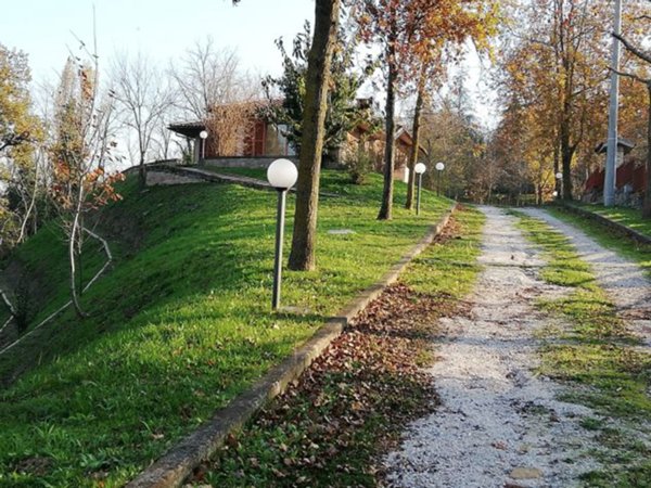 casa indipendente in vendita ad Urbino in zona Castello di Cavallino