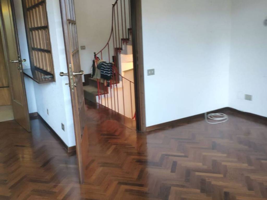 casa indipendente in vendita ad Urbino