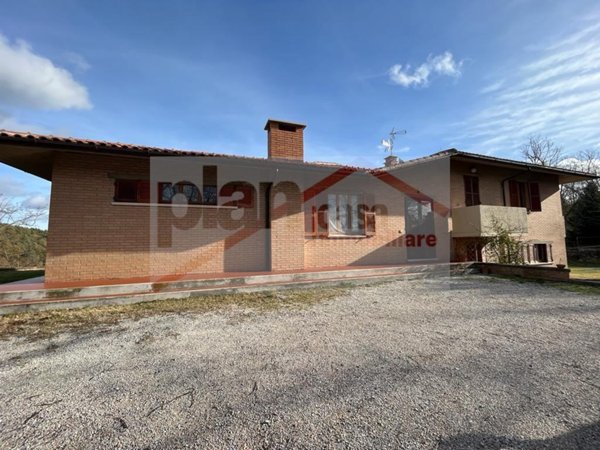 casa indipendente in vendita ad Urbino in zona Schieti