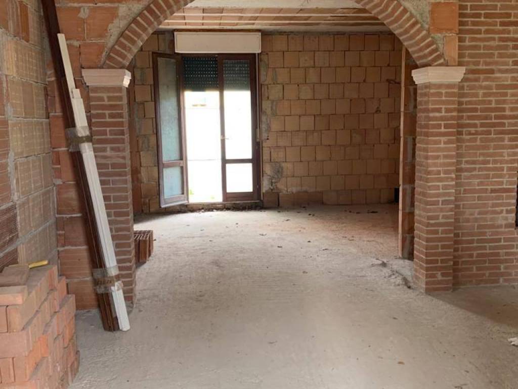 casa indipendente in vendita ad Urbino in zona Canavaccio
