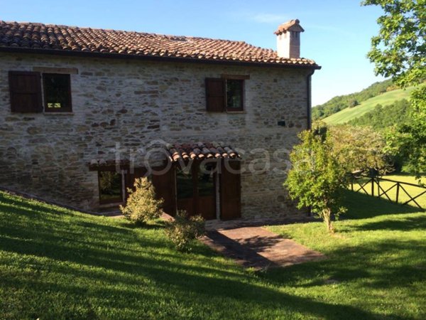 casa indipendente in vendita ad Urbino in zona Pieve di Cagna