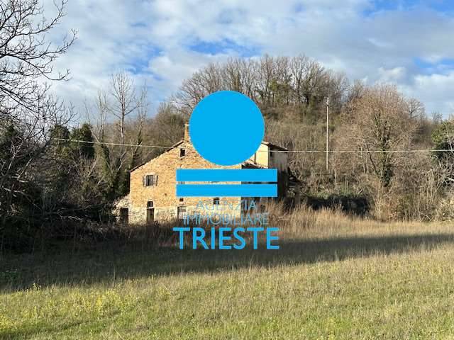 casale in vendita ad Urbino in zona Trasanni