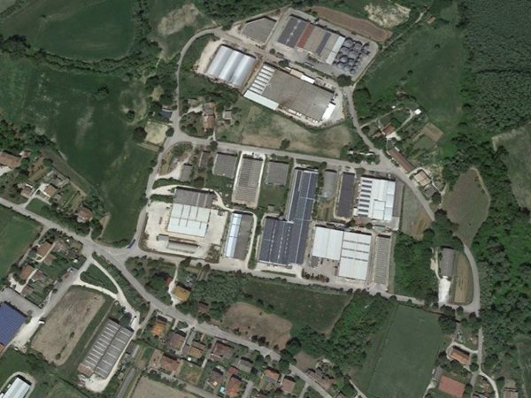 locale commerciale in vendita ad Urbino in zona Schieti