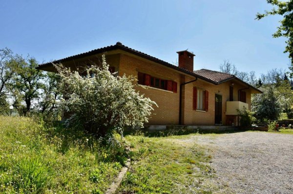 casa indipendente in vendita ad Urbino in zona Castello di Cavallino