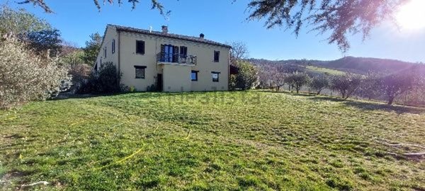 casa indipendente in vendita ad Urbino